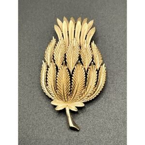 Unusual CROWN TRIFARI 1950s Fern Leaf Branch Brooch 3D Brushed Gold Plated Vtg